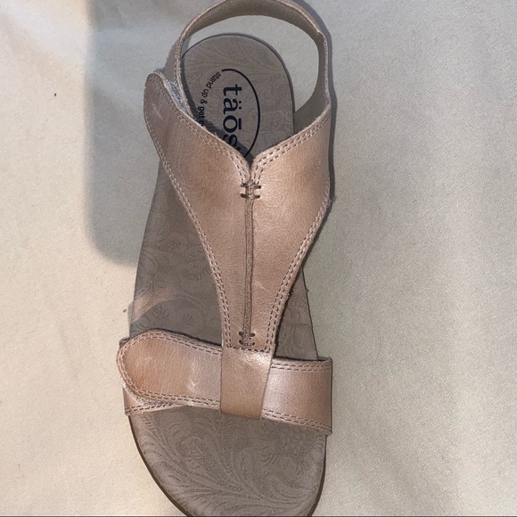 HOST PICK. TAOS Italian leather sandals - Picture 3 of 10